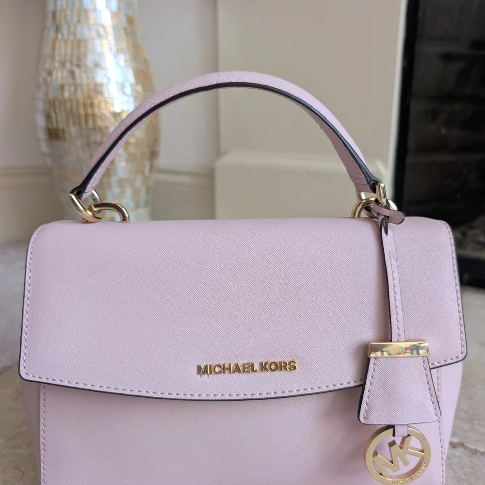 Michael Kors Soft Pink Crossbody Handbag - Picture 2 of 8